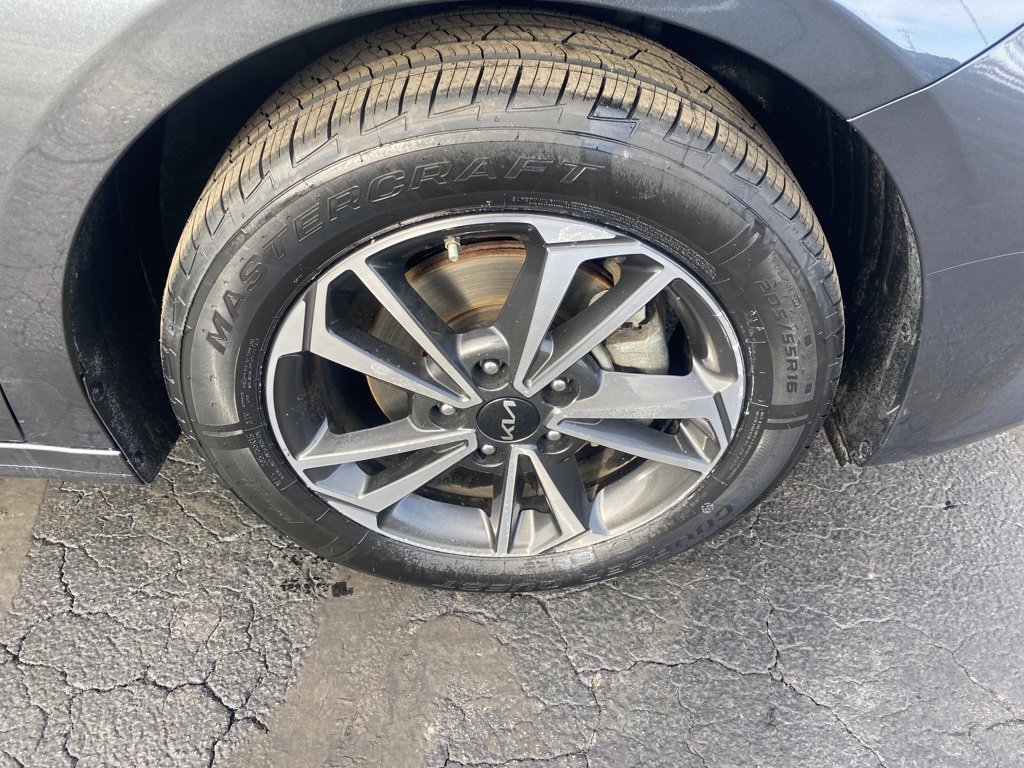 Used 2024 Kia Forte LXS w/ LXS Technology Package image 27