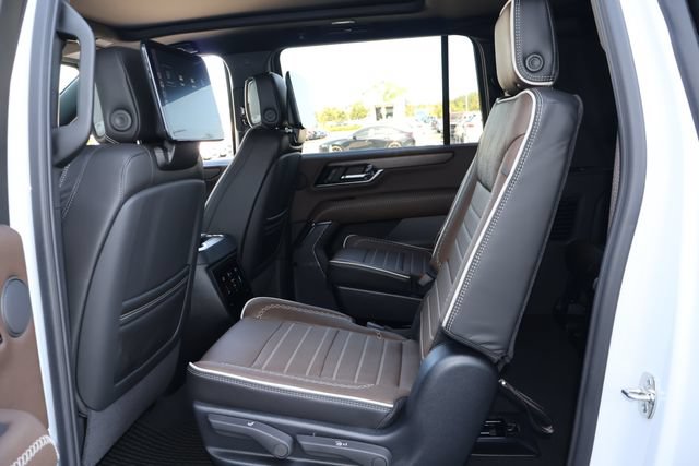New 2026 GMC Yukon XL Denali Ultimate AWD/4WD image 17