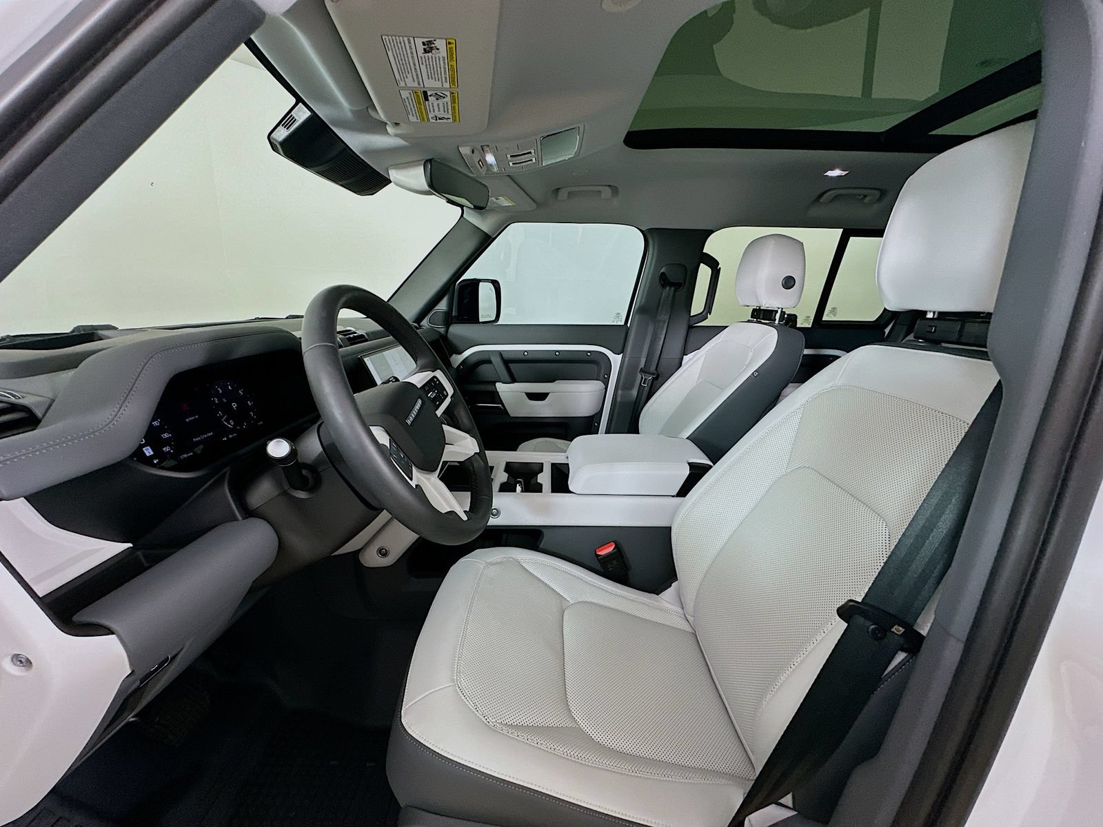 New 2026 Land Rover Defender 130 X-Dynamic SE AWD/4WD image 34