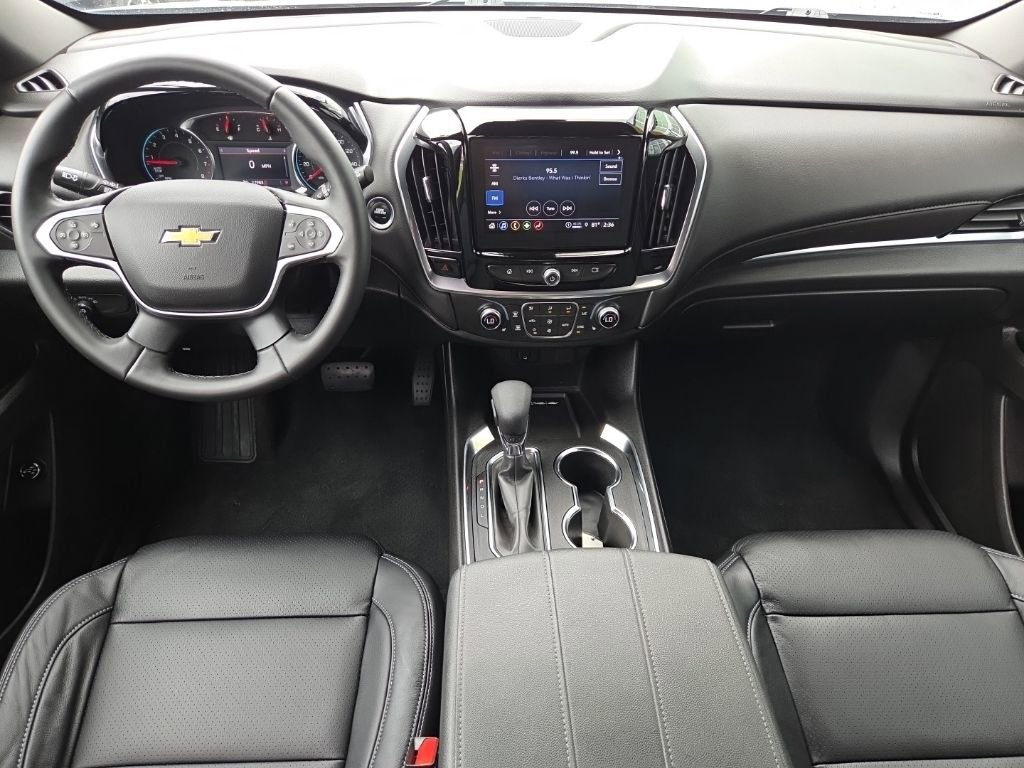 Used 2023 Chevrolet Traverse LT FWD image 33