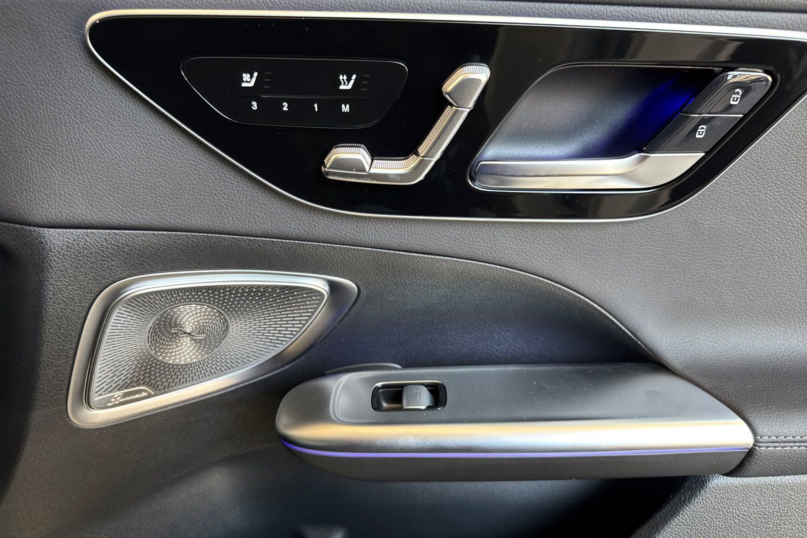 New 2025 Mercedes-Benz C 300 4MATIC Sedan image 20