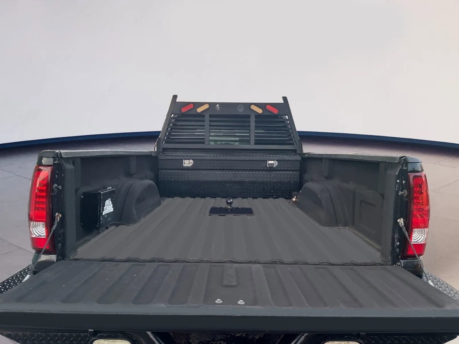 Used 2004 Chevrolet Silverado 3500 4x4 Crew Cab w/ Heavy-Duty Power Package image 3