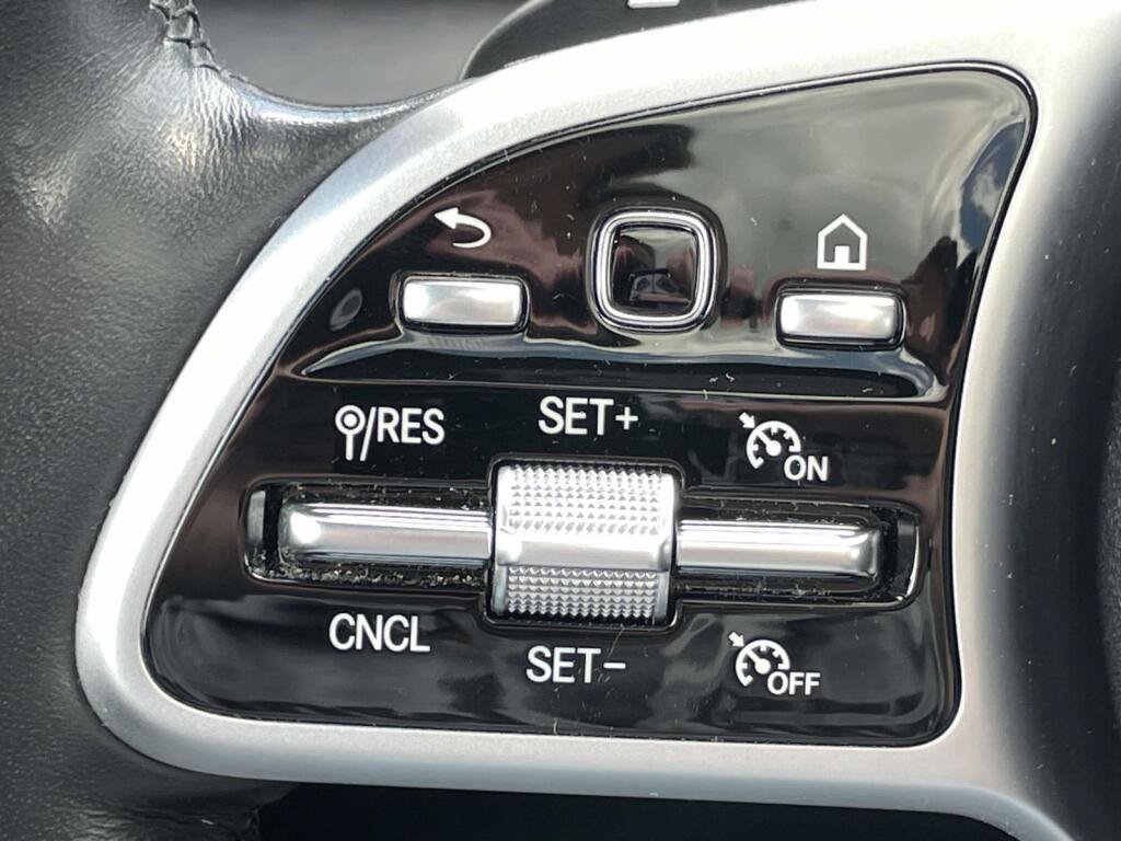 Used 2021 Mercedes-Benz GLE 350 4MATIC image 34