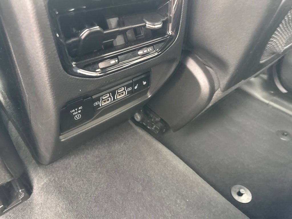 Certified 2024 Jeep Grand Cherokee Limited w/ Black Appearance Package AWD/4WD image 36