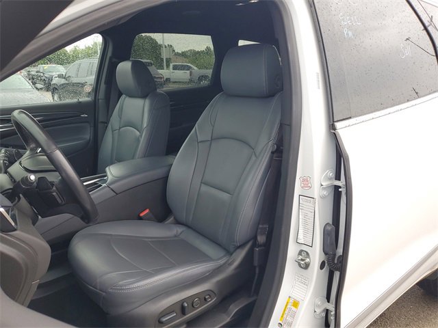 Used 2024 Buick Enclave Premium image 18
