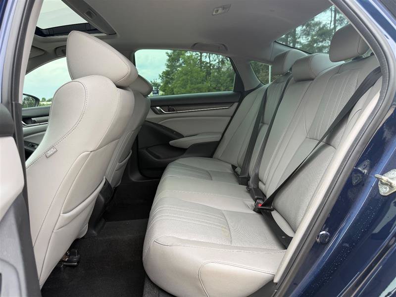 Used 2018 Honda Accord Touring image 16