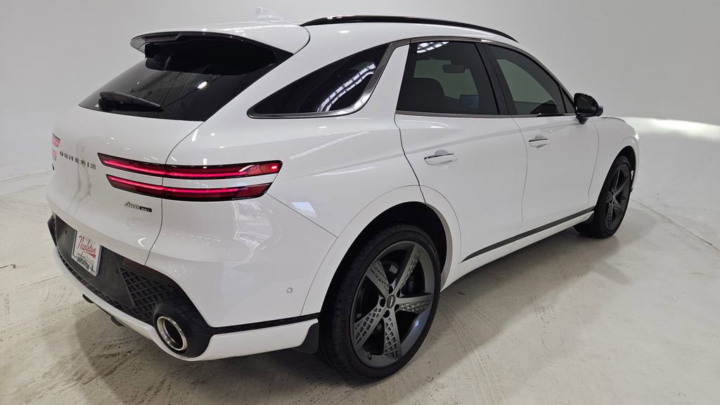 Used 2025 Genesis GV70 3.5T Sport w/ Sport Advanced Package image 9