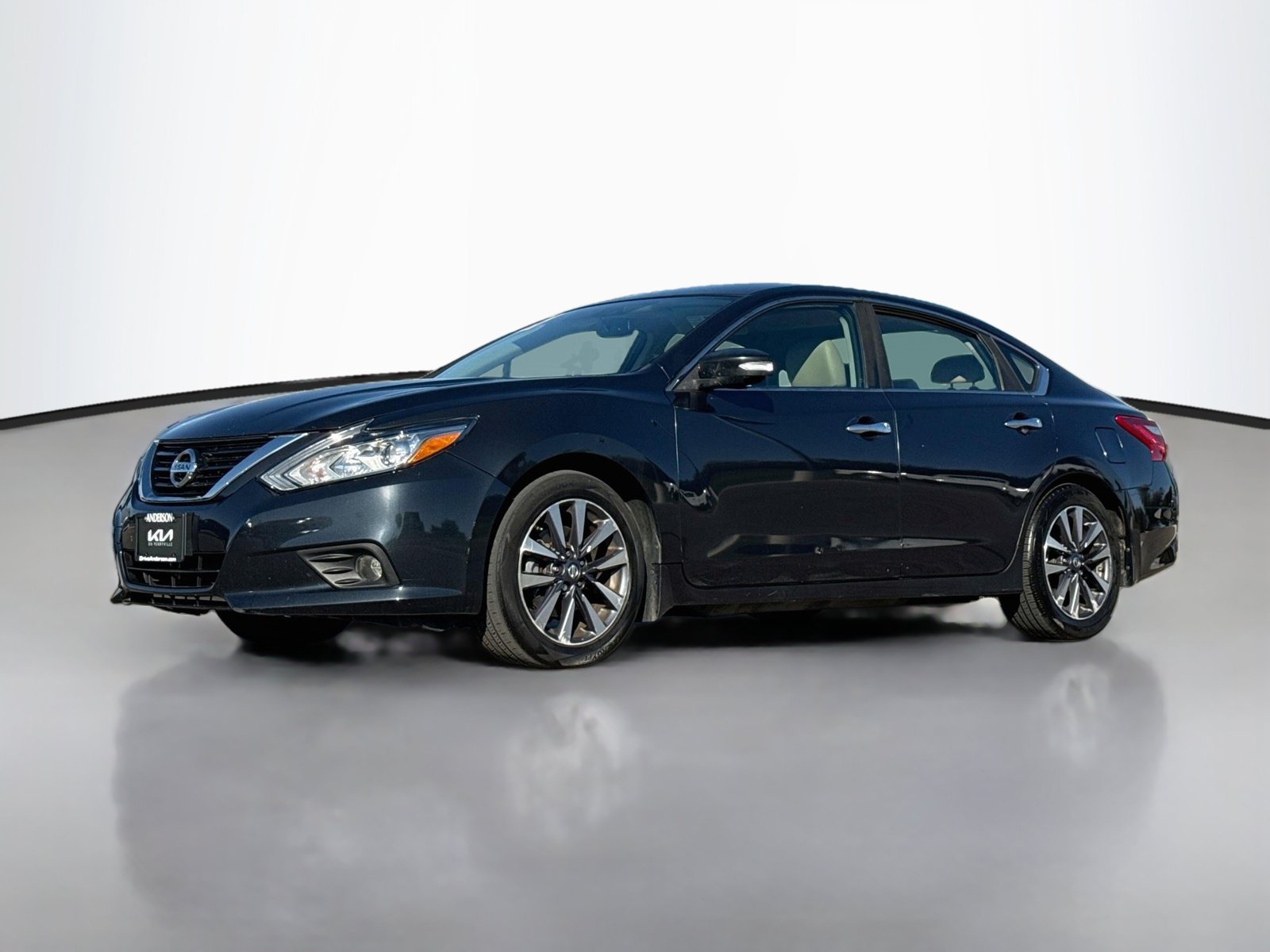 Used 2016 Nissan Altima 2.5 SL w/ 2.5 Technology Package FWD image 3