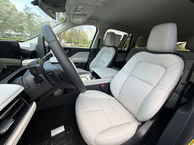 New 2026 Lincoln Aviator AWD image 11