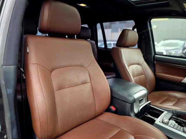 Used 2018 Toyota Land Cruiser w/ Carpet Mat Package AWD/4WD image 30