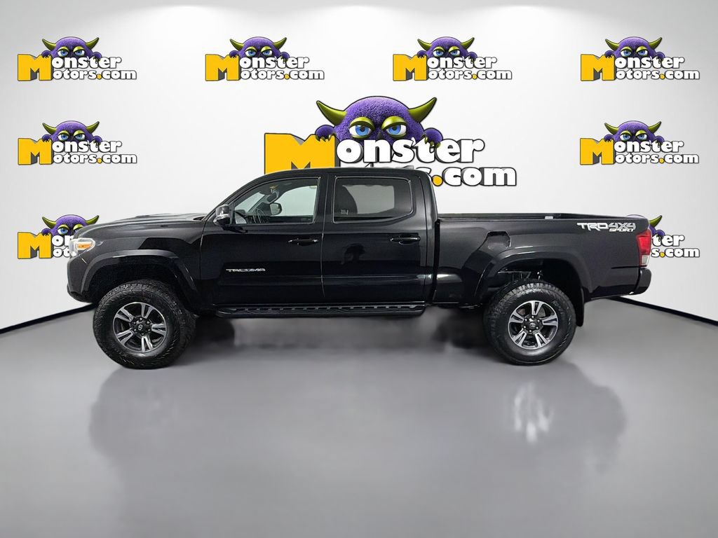 Used 2017 Toyota Tacoma TRD Sport AWD/4WD image 8