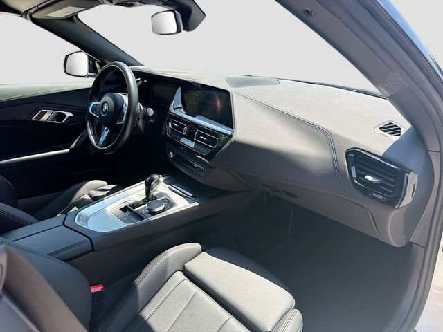Used 2025 BMW Z4 M40i w/ Premium Package RWD image 13