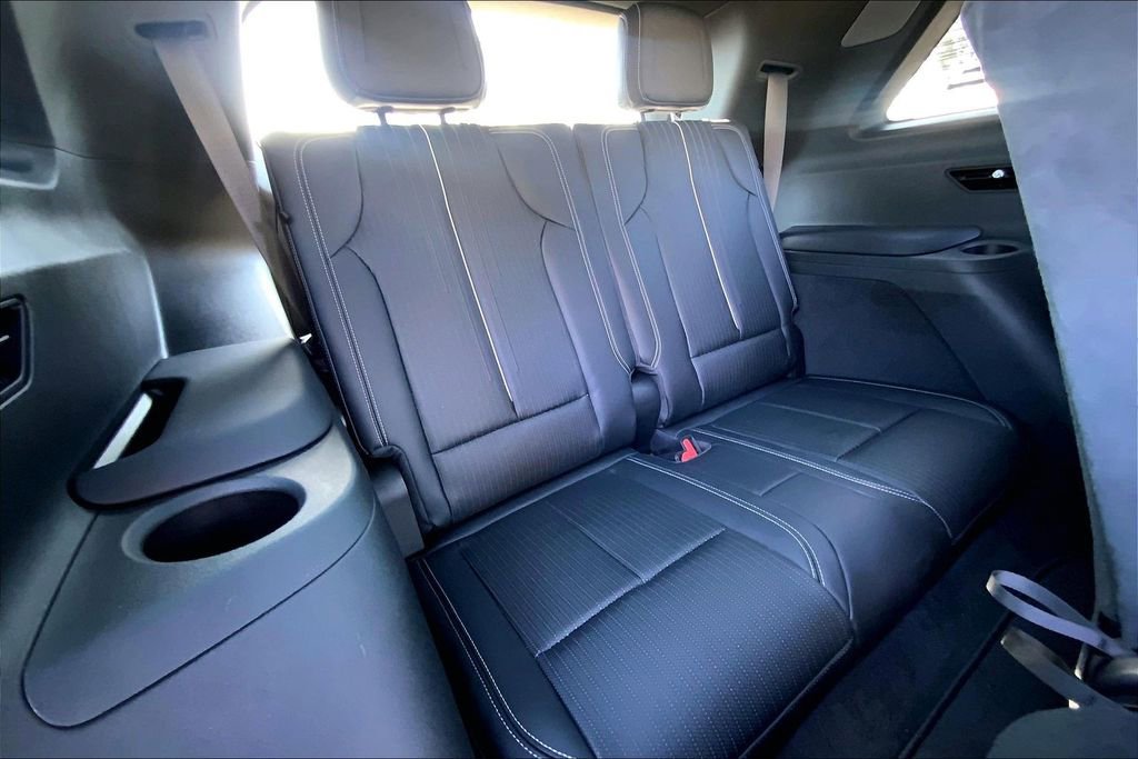 New 2026 Cadillac Vistiq Sport image 28