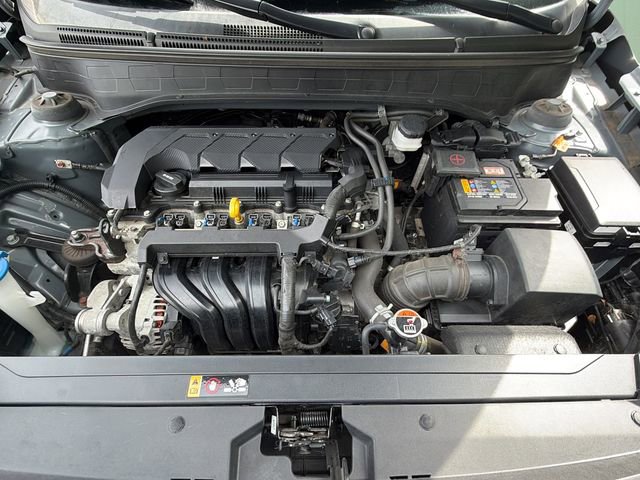 Used 2021 Hyundai Venue SEL FWD image 10