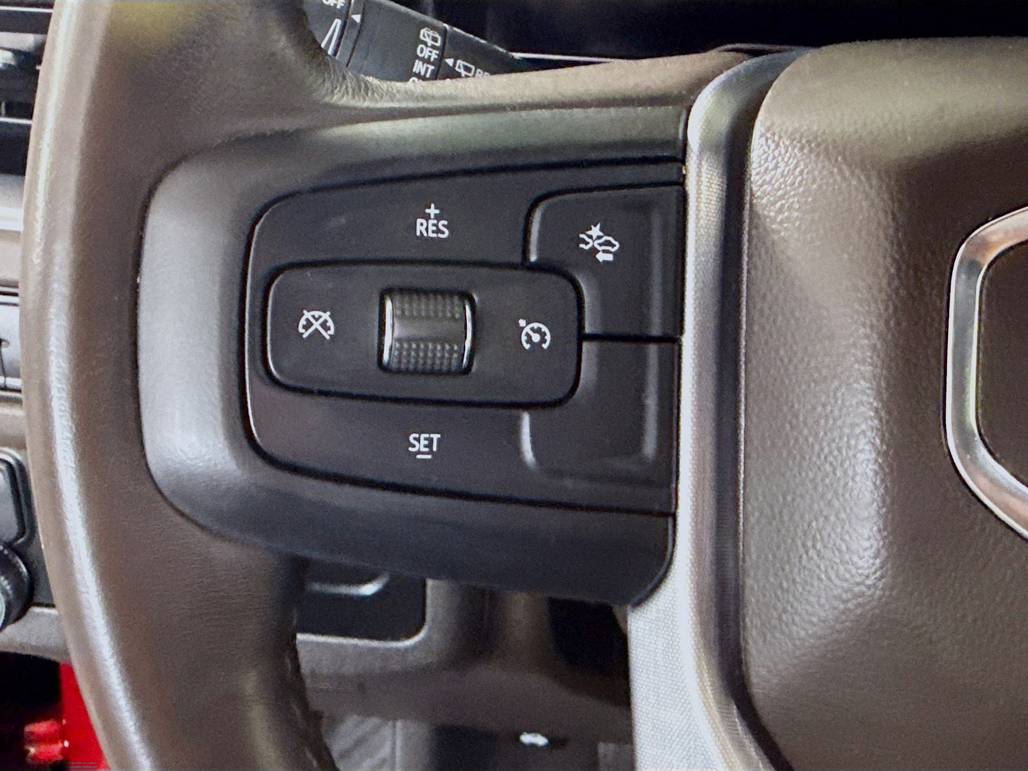 Used 2023 GMC Yukon SLE image 14