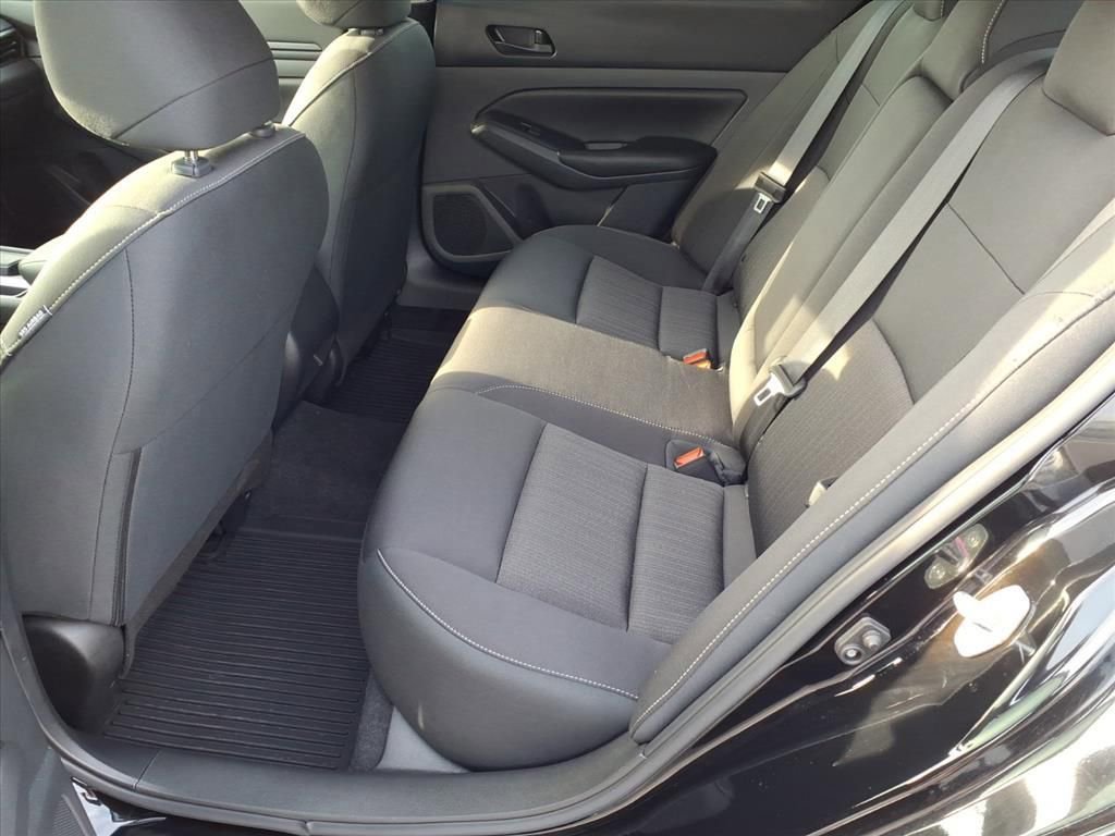 Used 2025 Nissan Altima 2.5 S image 13