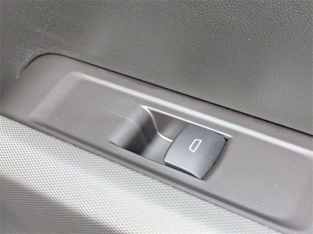 New 2025 Chevrolet Colorado LT w/ LT Convenience Package image 35