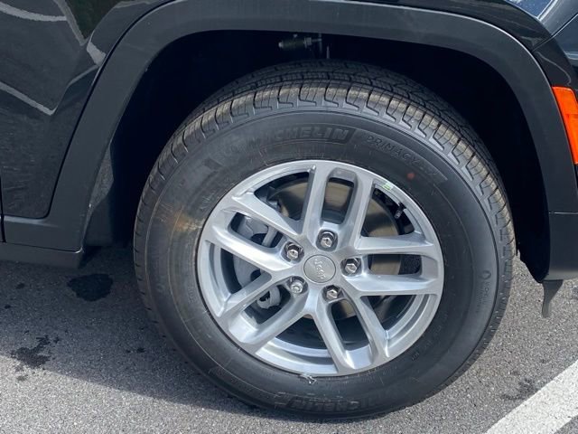 New 2025 Jeep Grand Cherokee Laredo X w/ Luxury Tech Group I image 11