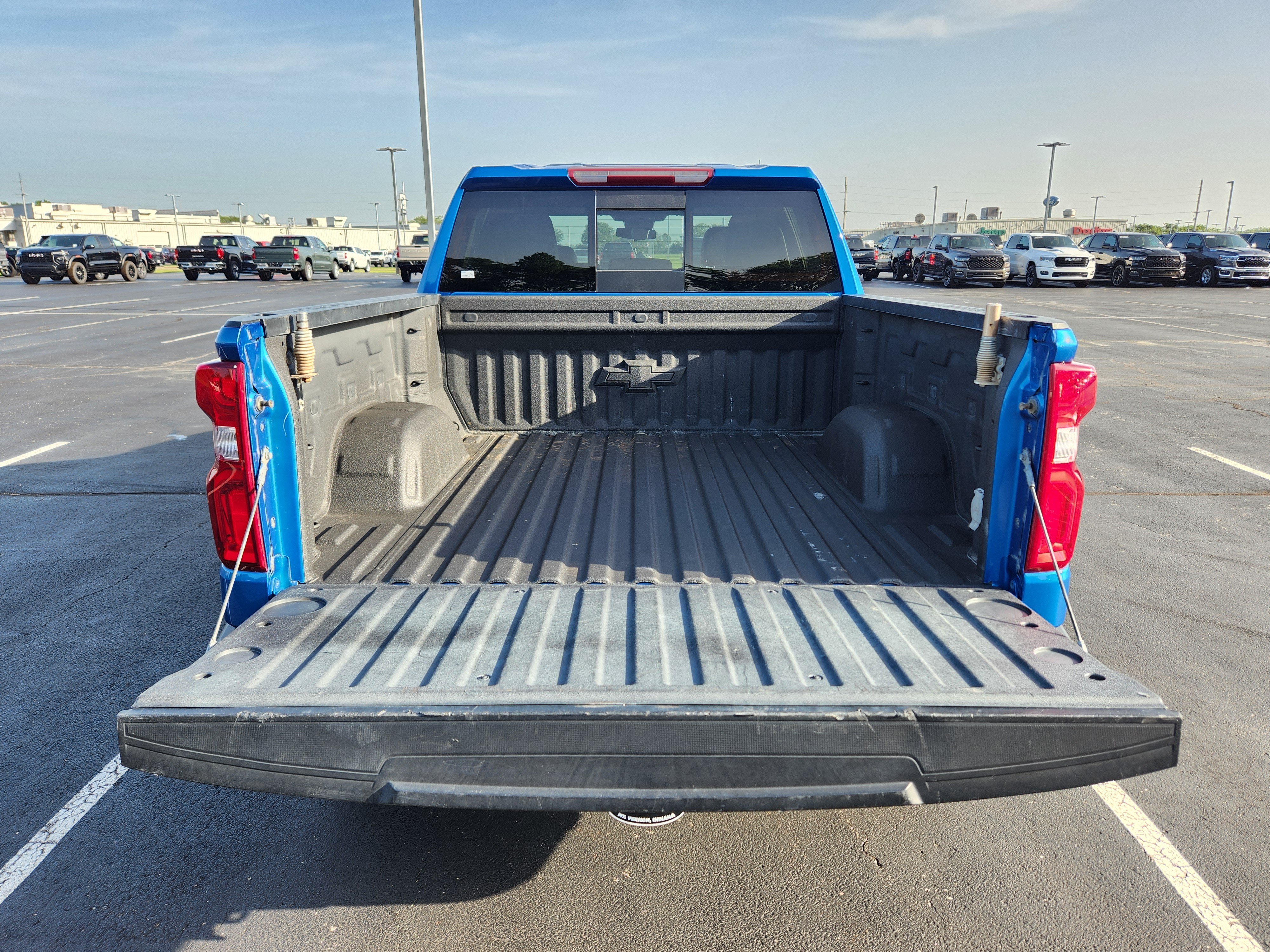 Used 2022 Chevrolet Silverado 1500 LT Trail Boss w/ LT Trail Boss Premium Package AWD/4WD image 9