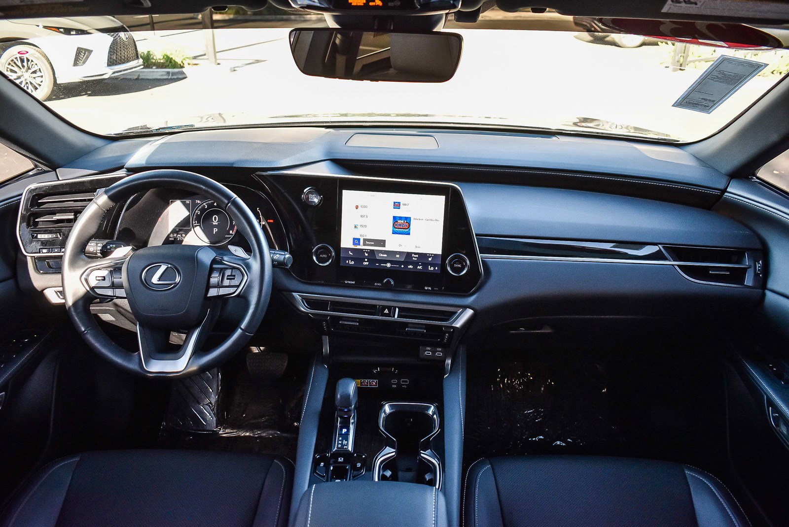 Used 2023 Lexus RX 350 FWD image 12