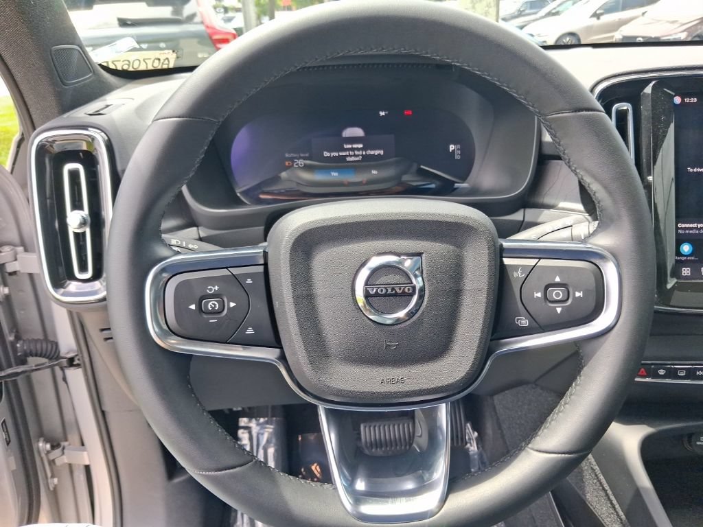 Used 2023 Volvo XC40 Recharge Plus w/ Protection Package Premier AWD/4WD image 17