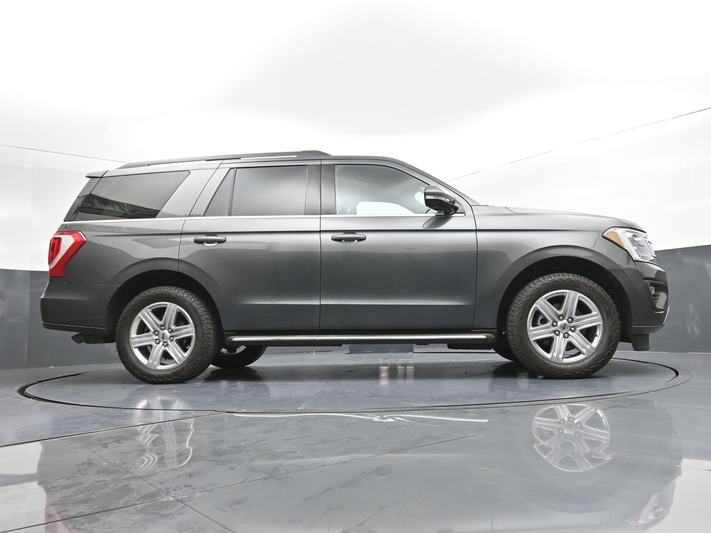 Used 2019 Ford Expedition XLT w/ Equipment Group 202A image 29