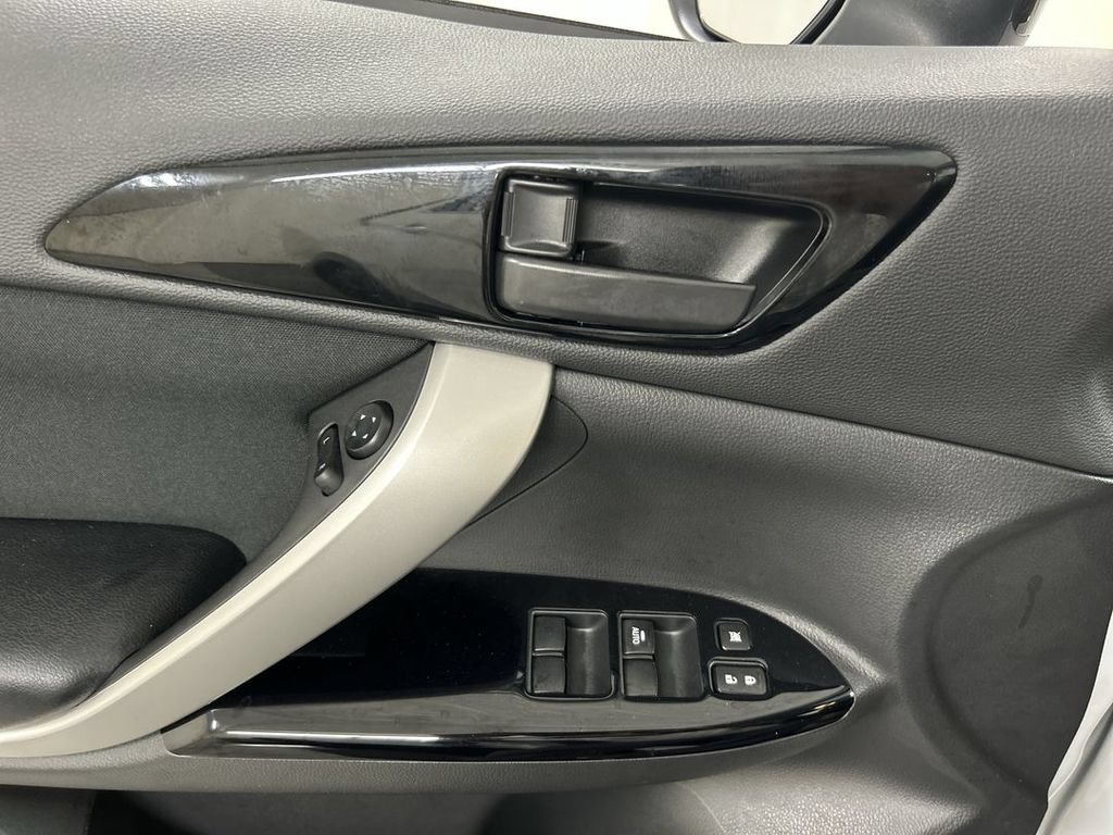 Used 2024 Mitsubishi Eclipse Cross LE AWD/4WD image 11