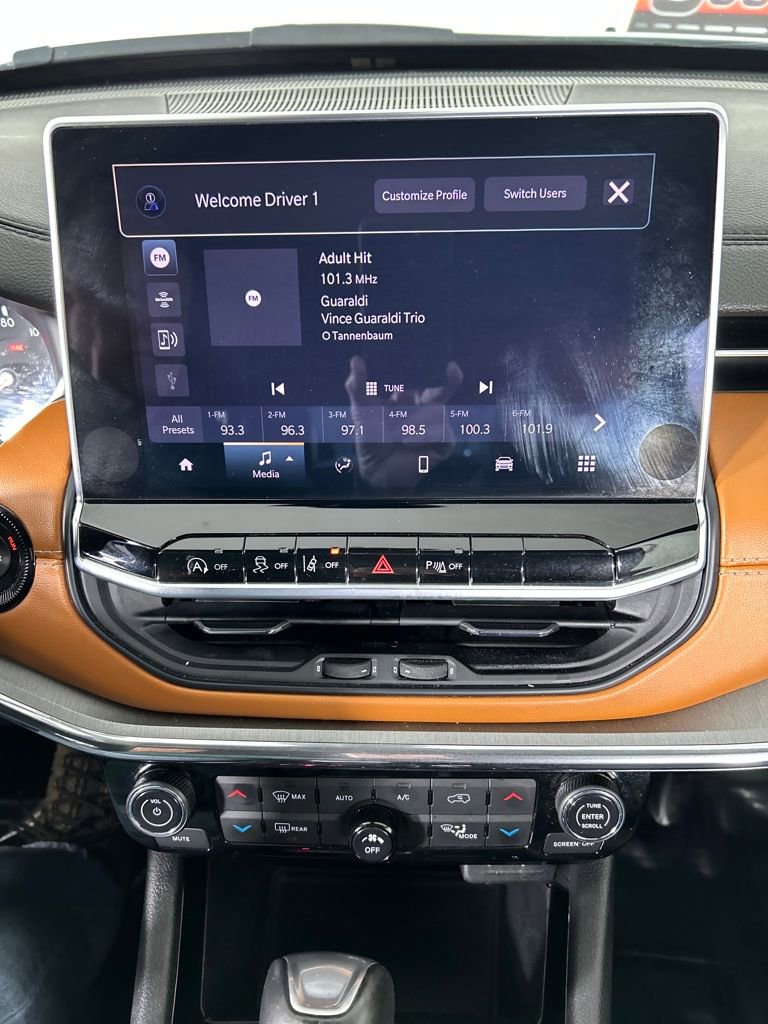 Used 2024 Jeep Compass Limited image 15