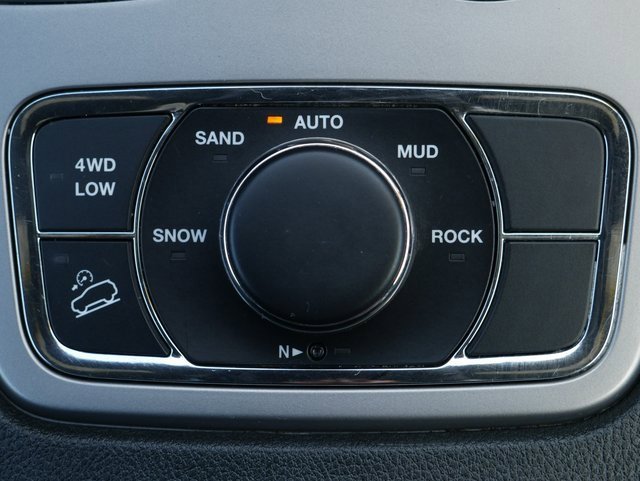Used 2022 Jeep Grand Cherokee Laredo X image 26