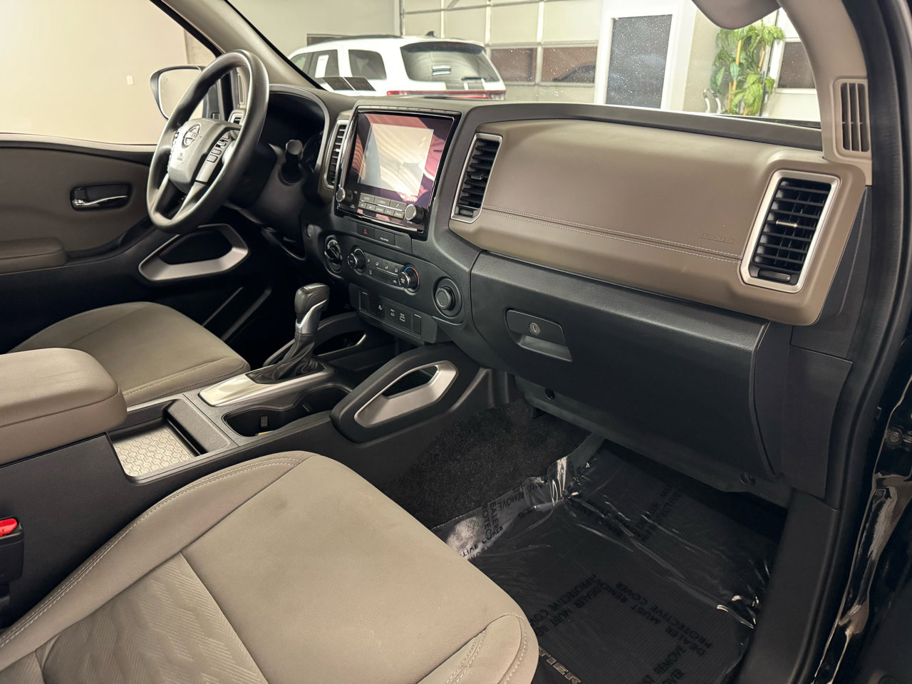 Used 2022 Nissan Frontier SV w/ Technology Package image 34