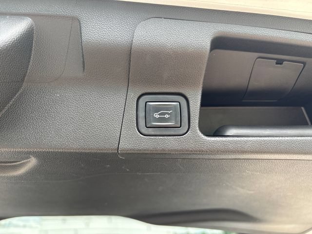 Used 2022 GMC Acadia Denali w/ Denali Technology Package AWD/4WD image 24