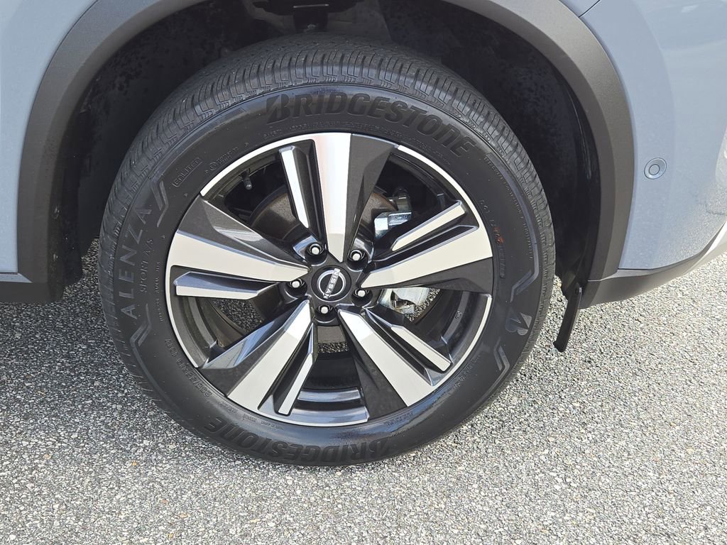 Used 2023 Nissan Rogue Platinum w/ Platinum Premium Package image 6