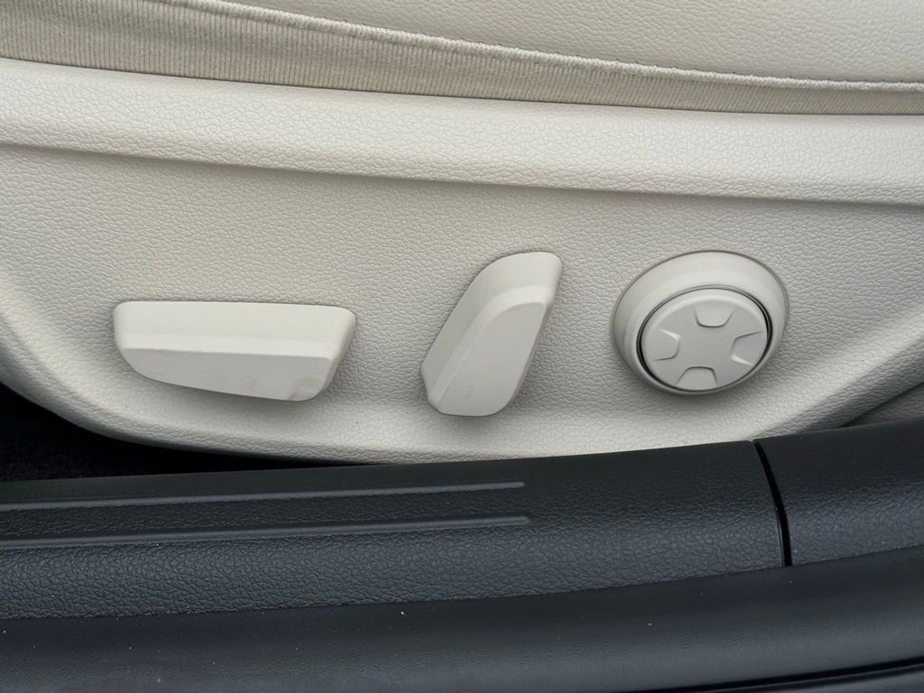 Used 2026 Genesis G70 2.5T RWD image 22