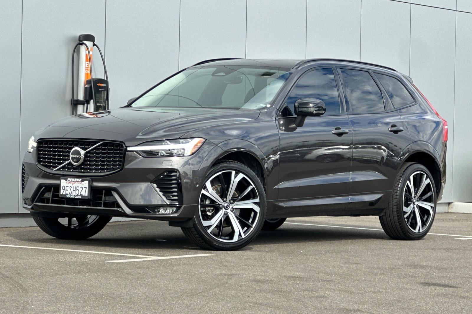Used 2023 Volvo XC60 B5 Ultimate w/ Climate Package