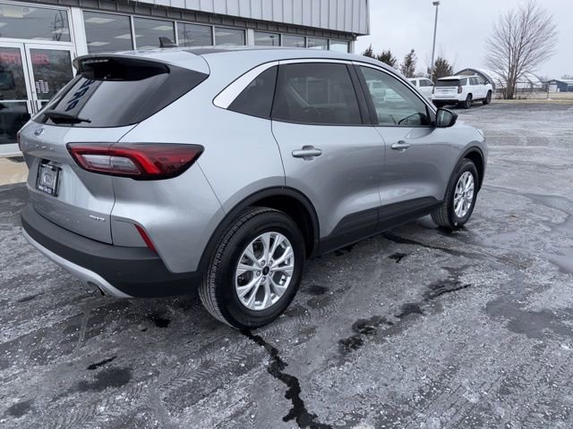 Used 2023 Ford Escape Active w/ Tech Pack #1 AWD/4WD image 3