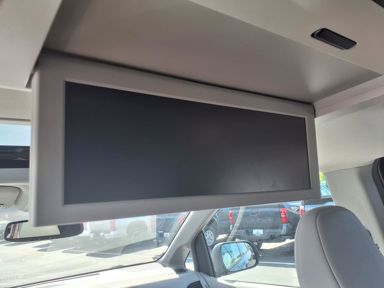 Used 2017 Toyota Sienna XLE Premium FWD image 23