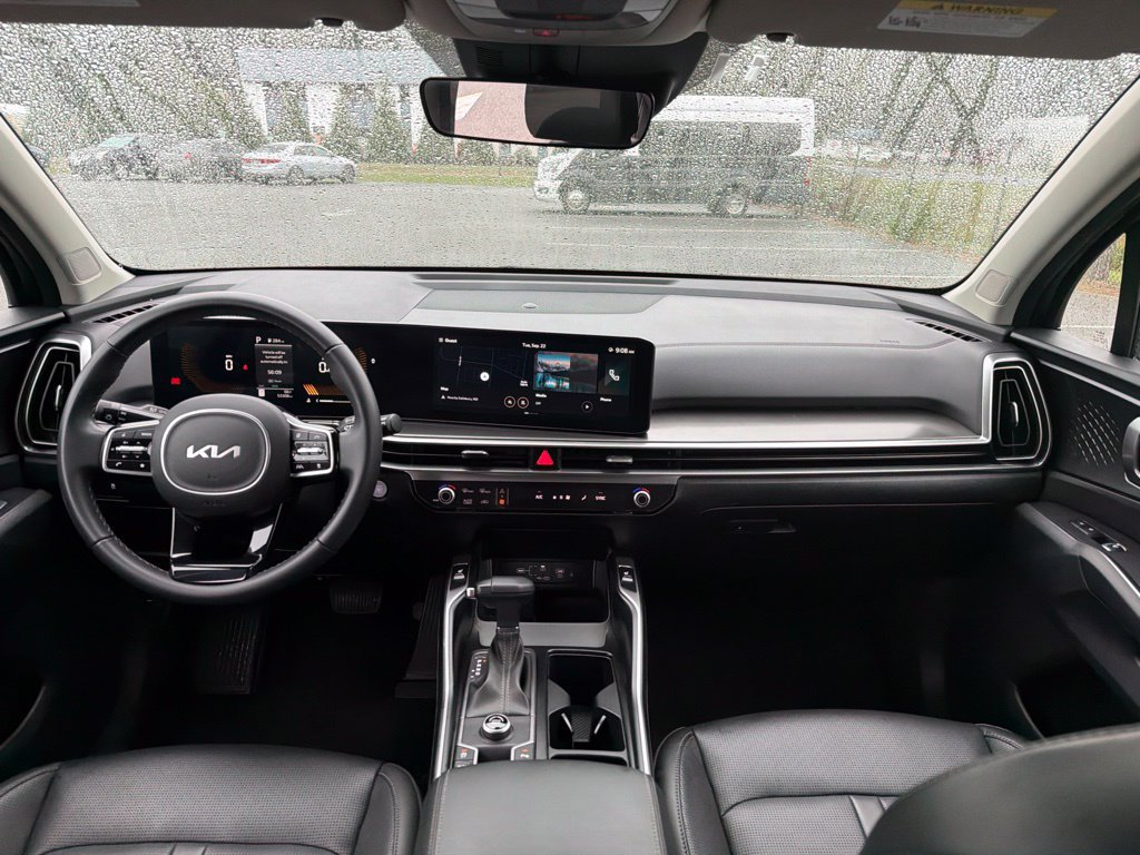 Used 2024 Kia Sorento S FWD image 8