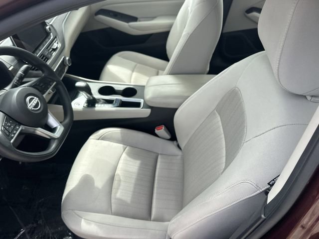 Used 2025 Nissan Altima 2.5 SV image 17