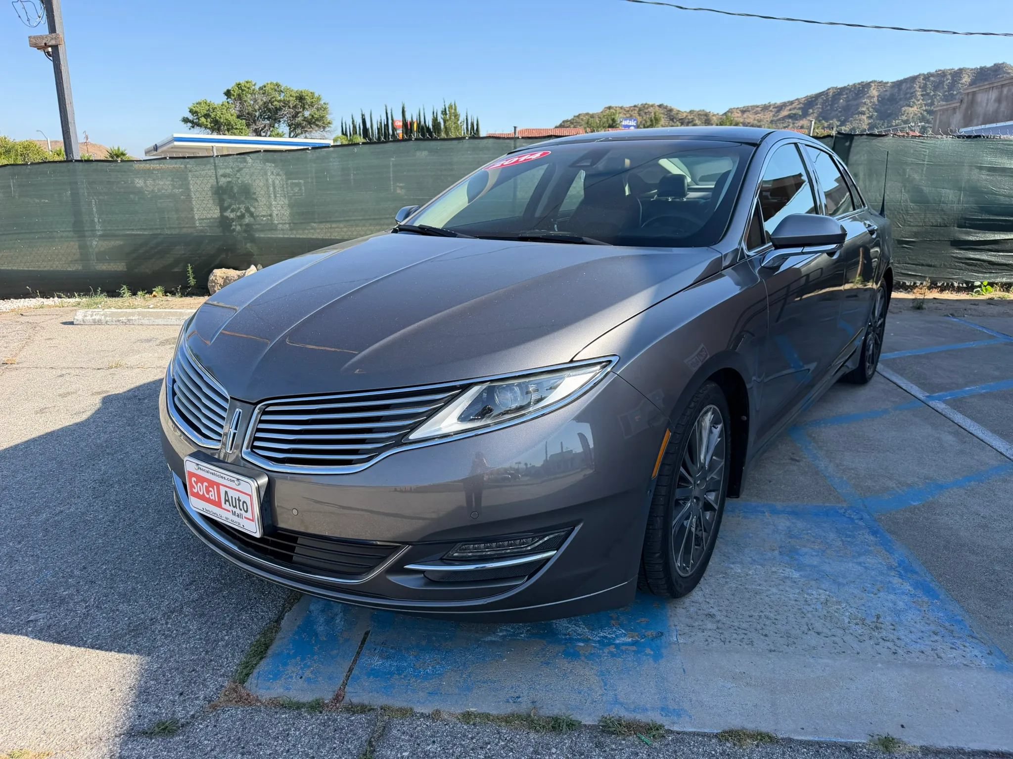 Used 2014 Lincoln MKZ FWD image 7