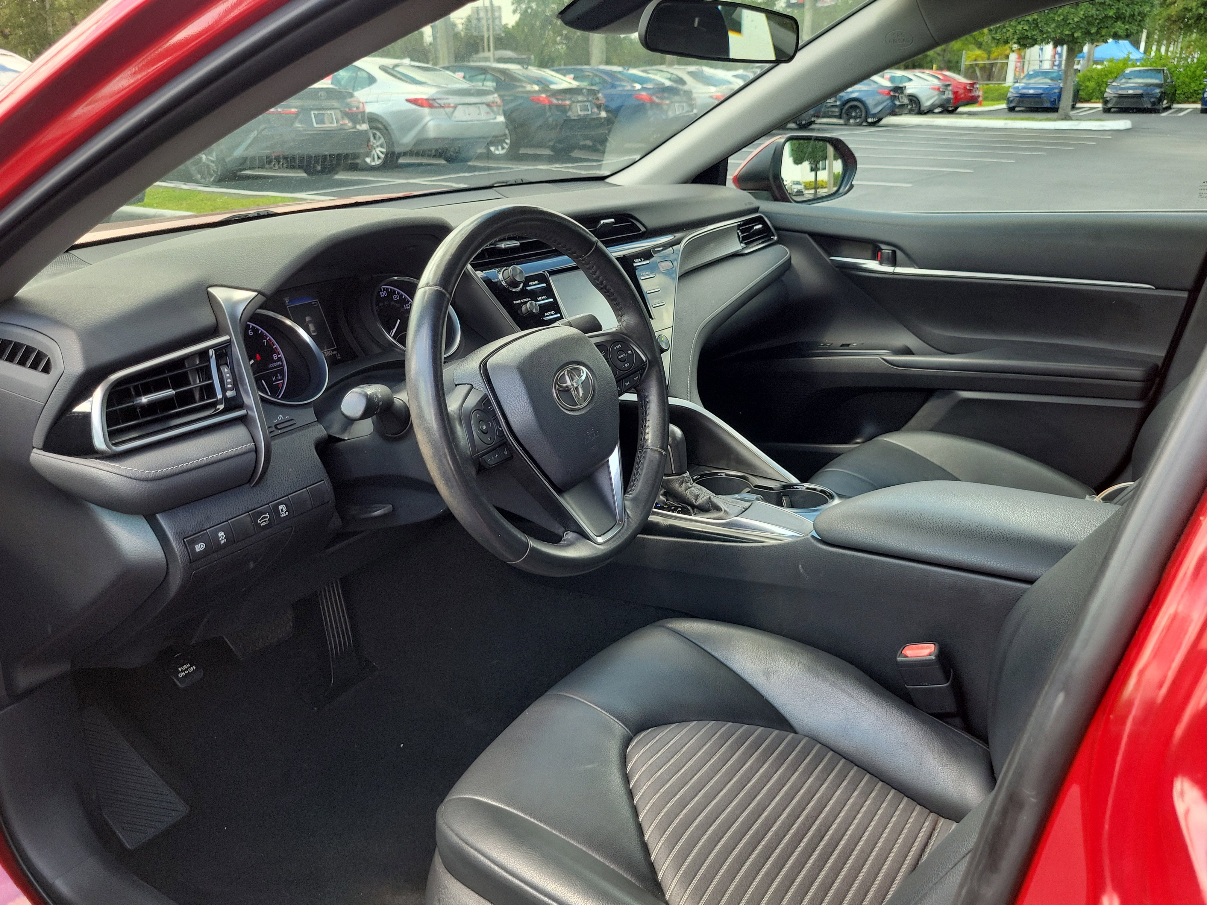 Used 2020 Toyota Camry SE FWD image 19