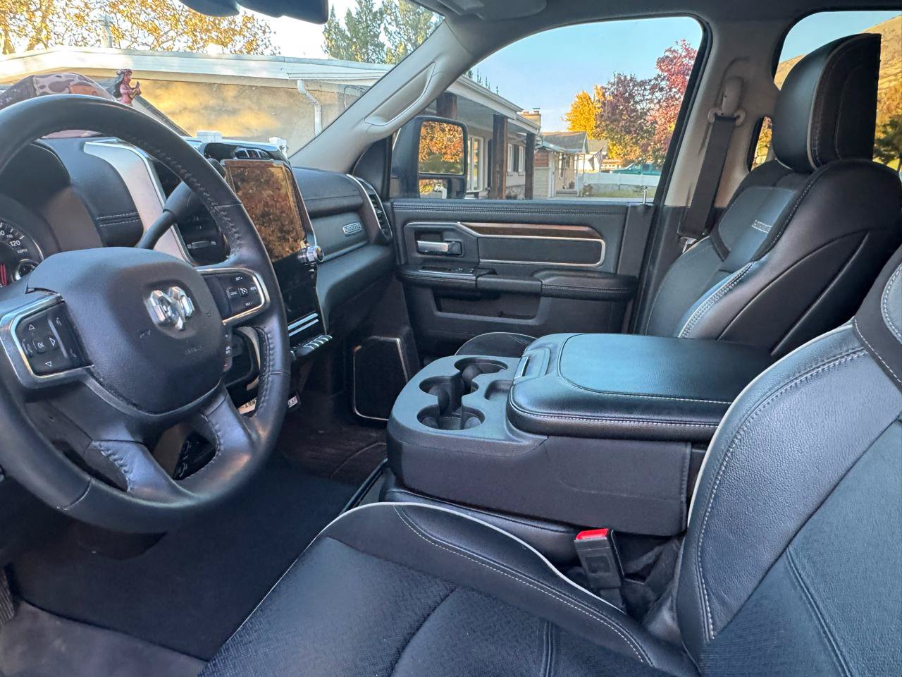 Used 2024 RAM 2500 Laramie AWD/4WD image 5