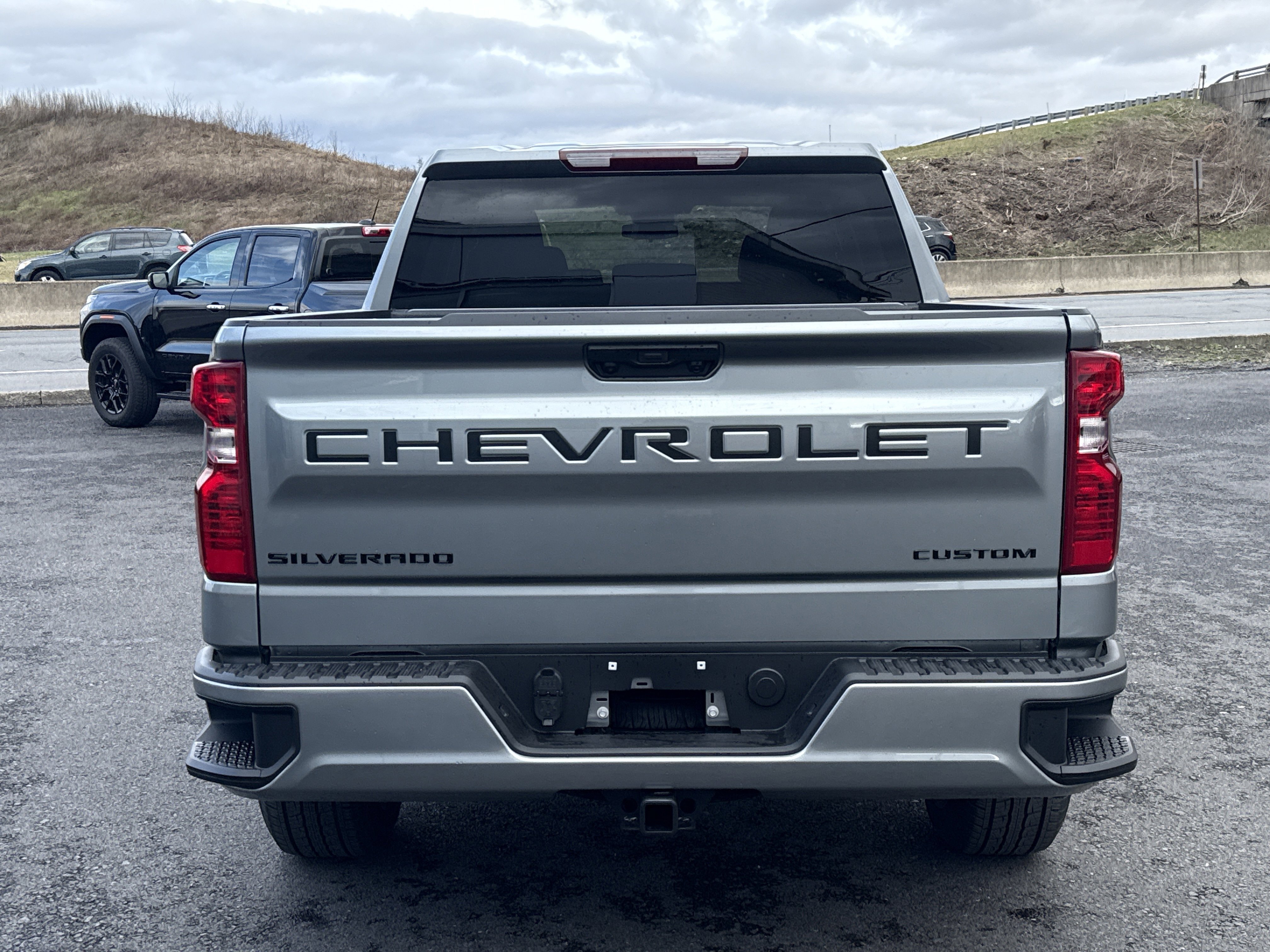 New 2026 Chevrolet Silverado 1500 Custom w/ LPO, Dark Essentials Package AWD/4WD image 4