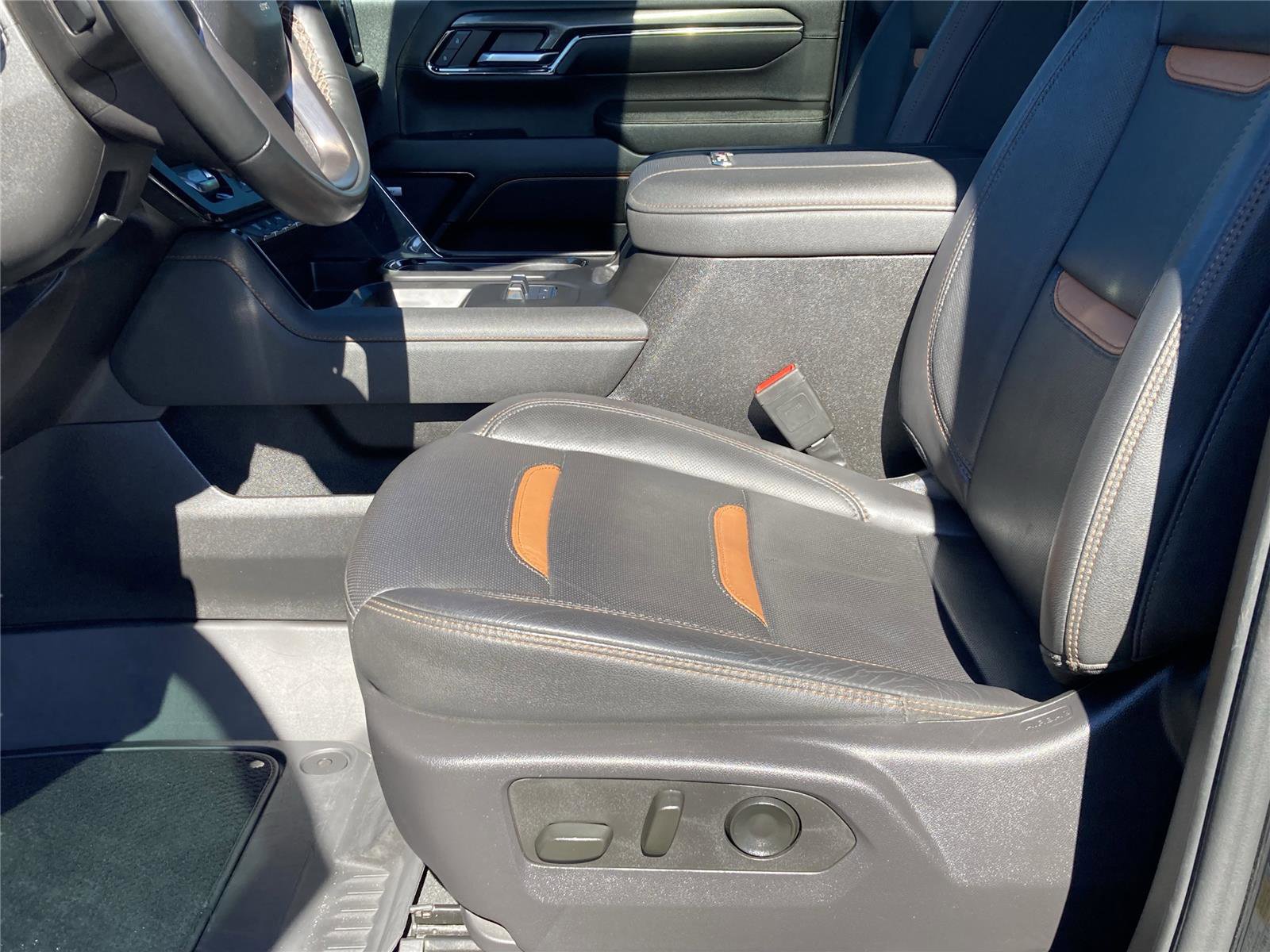 Used 2024 GMC Sierra 2500 AT4 w/ AT4 Premium Plus Package image 28