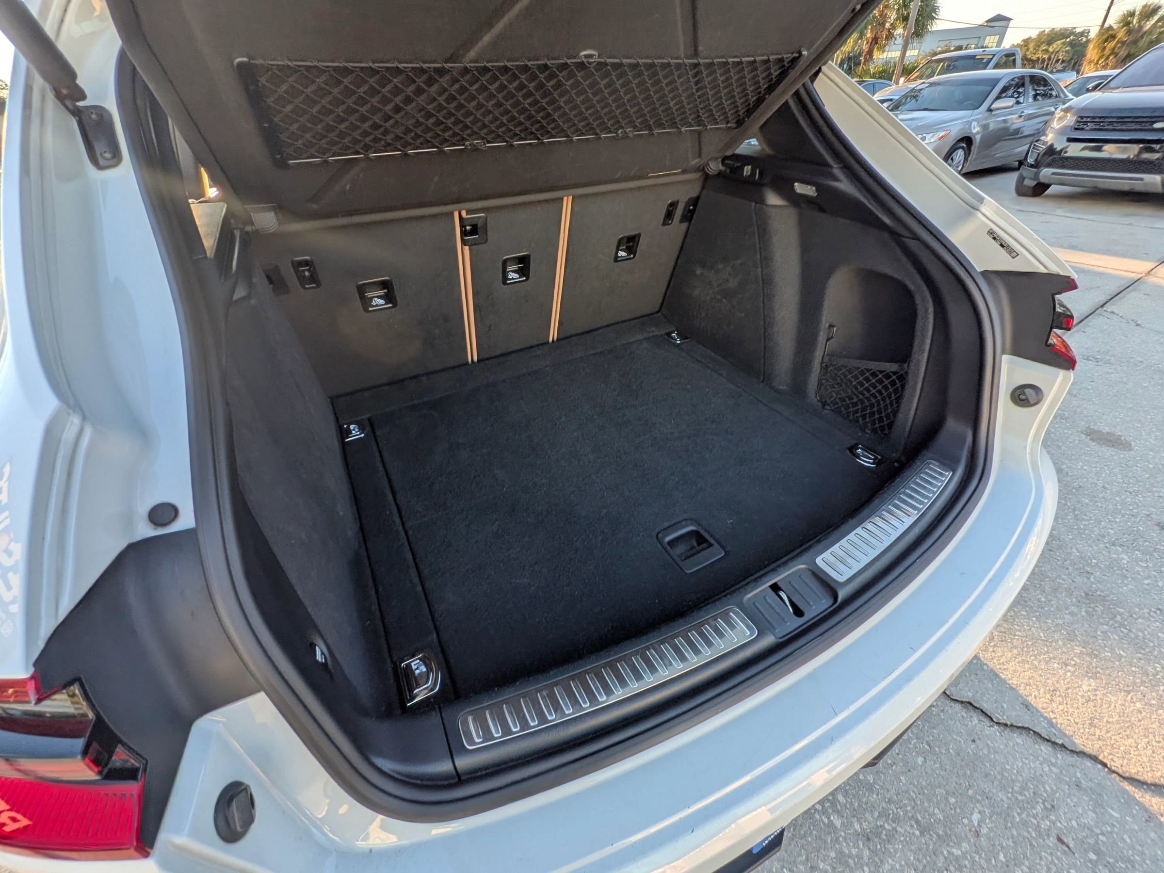 Used 2017 Porsche Macan S image 10