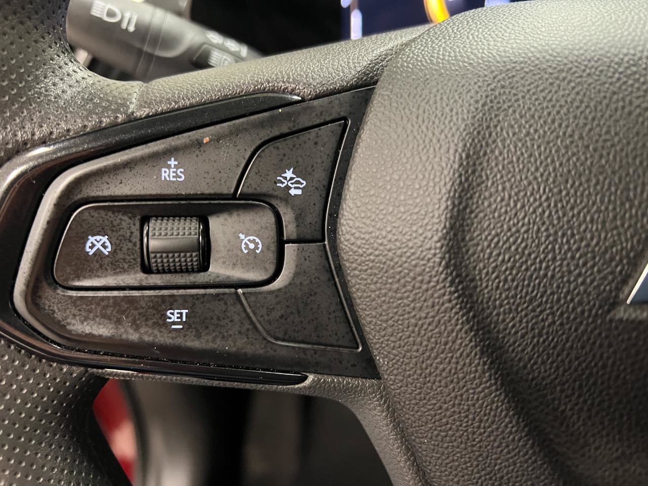 Used 2025 Chevrolet TrailBlazer LT FWD image 32