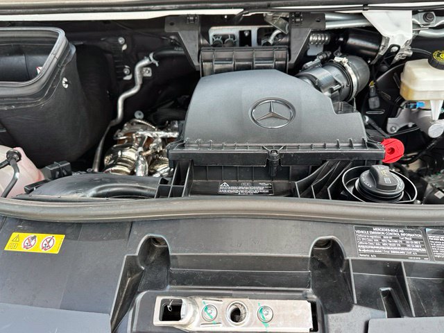 Used 2025 Mercedes-Benz Sprinter 2500 image 9