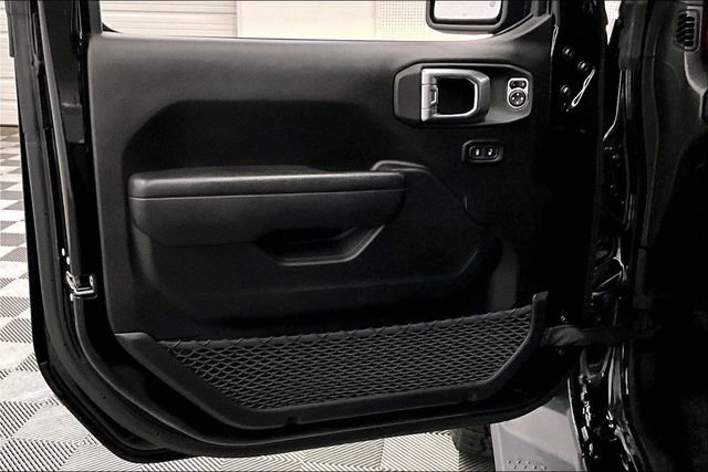 Used 2023 Jeep Gladiator Rubicon w/ Cold Weather Group AWD/4WD image 19