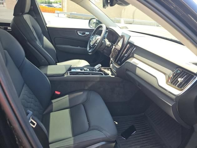 Used 2026 Volvo XC60 B5 Plus AWD/4WD image 10