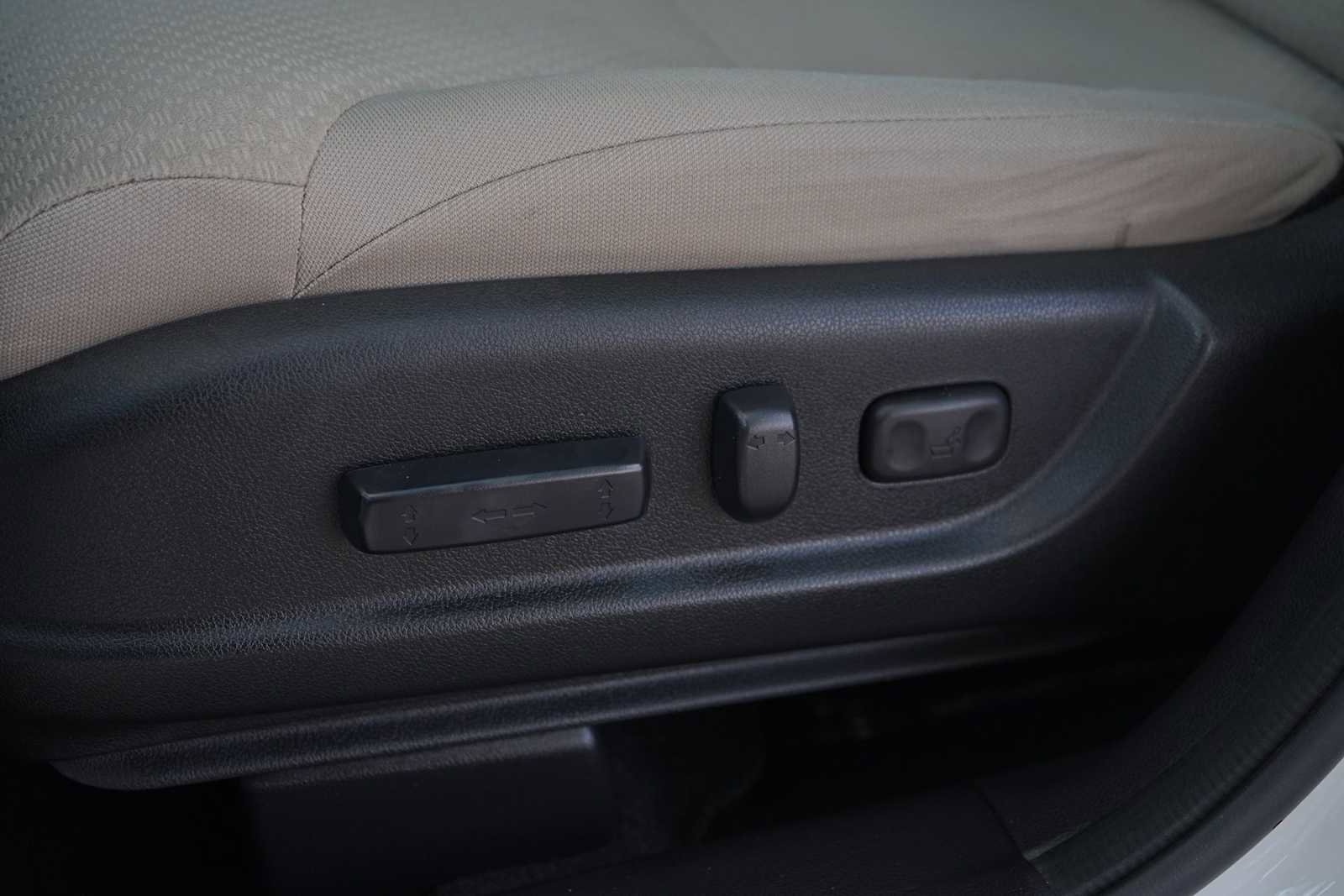 Used 2016 Honda CR-V EX image 12