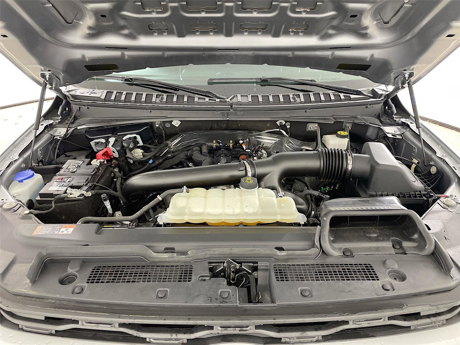 Used 2024 Ford Expedition XLT image 29